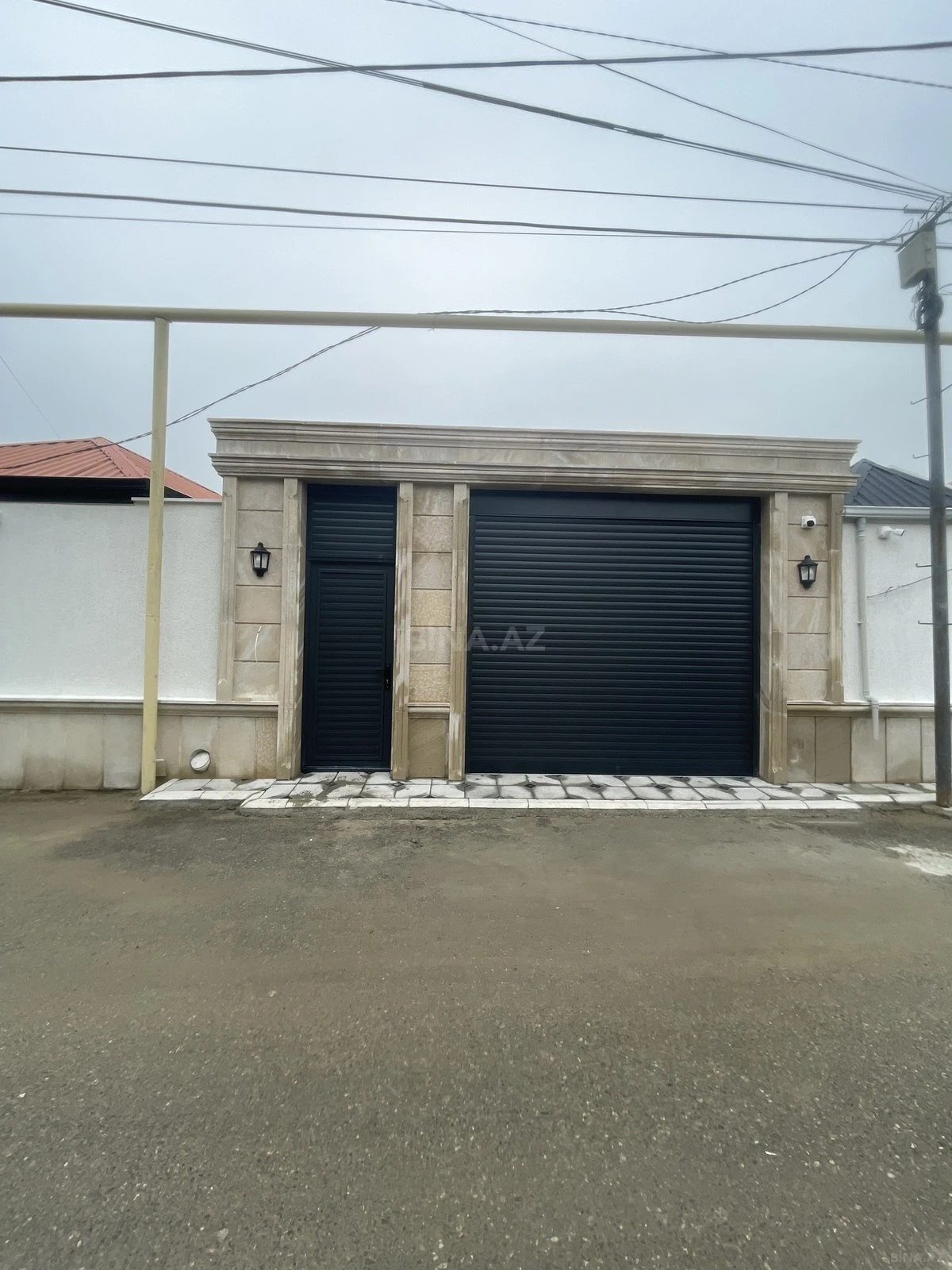 Satılır 5 otaqlı həyət evi 220 m²