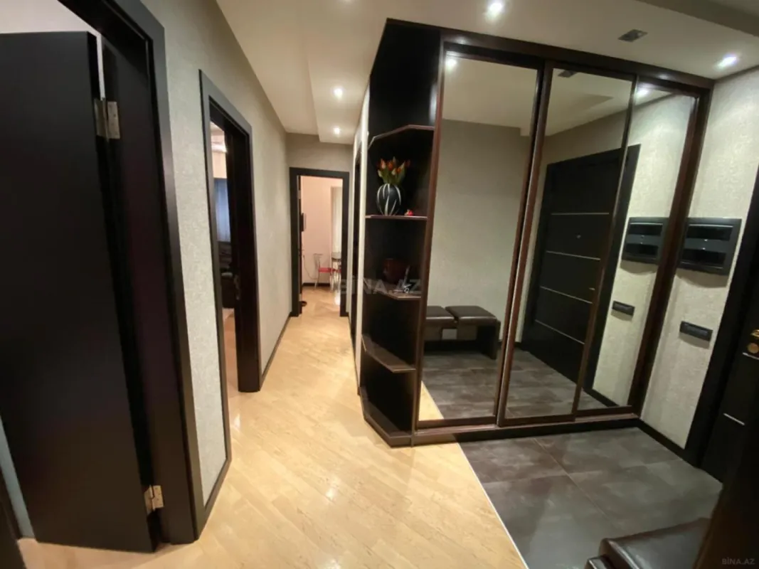 Satılır 3 otaqlı mənzil 97 m²