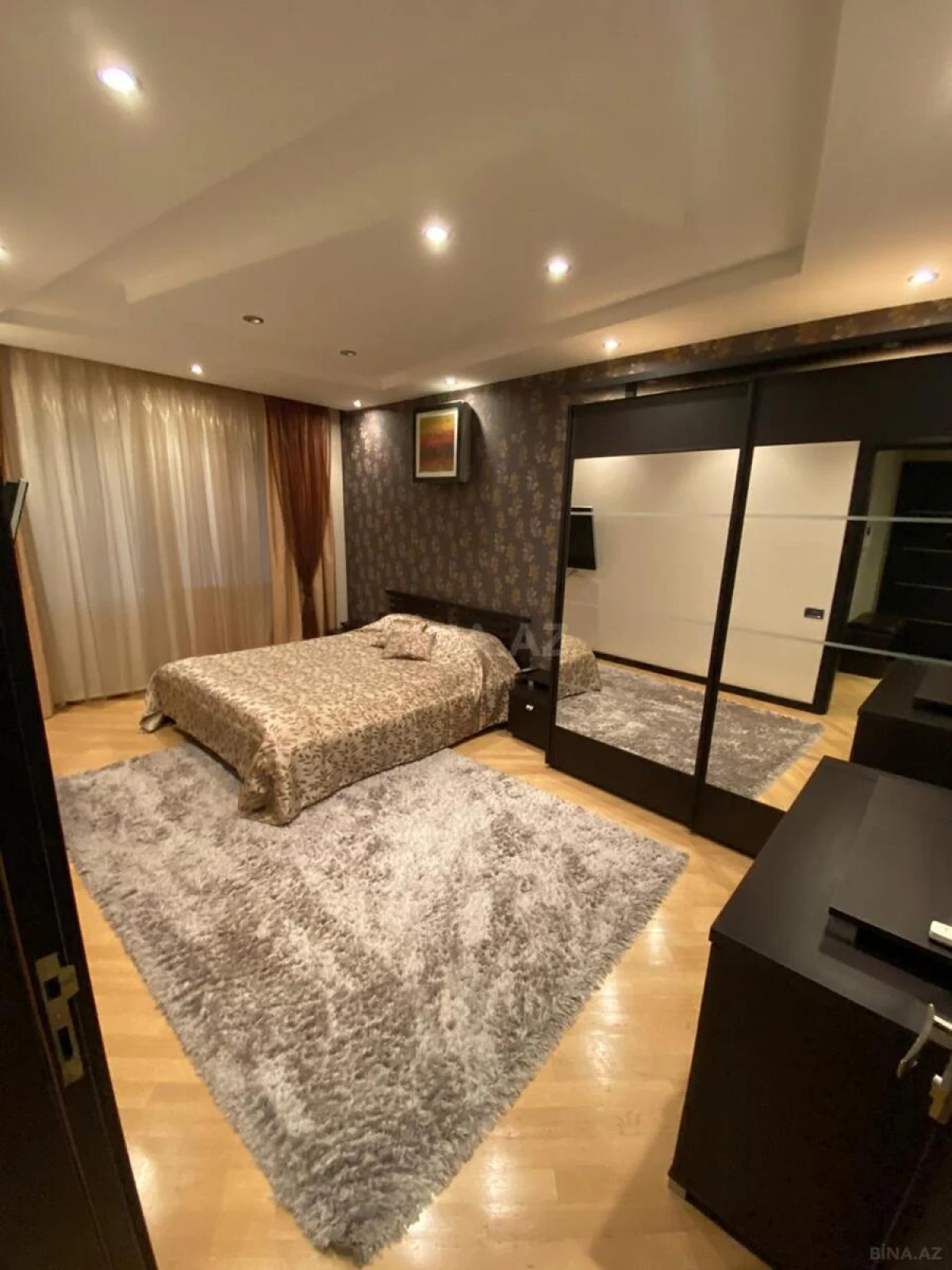 Satılır 3 otaqlı mənzil 97 m²