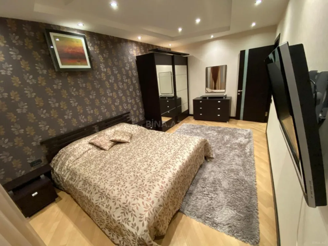 Satılır 3 otaqlı mənzil 97 m²