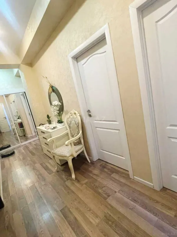 Satılır 2 otaqlı mənzil 75 m²