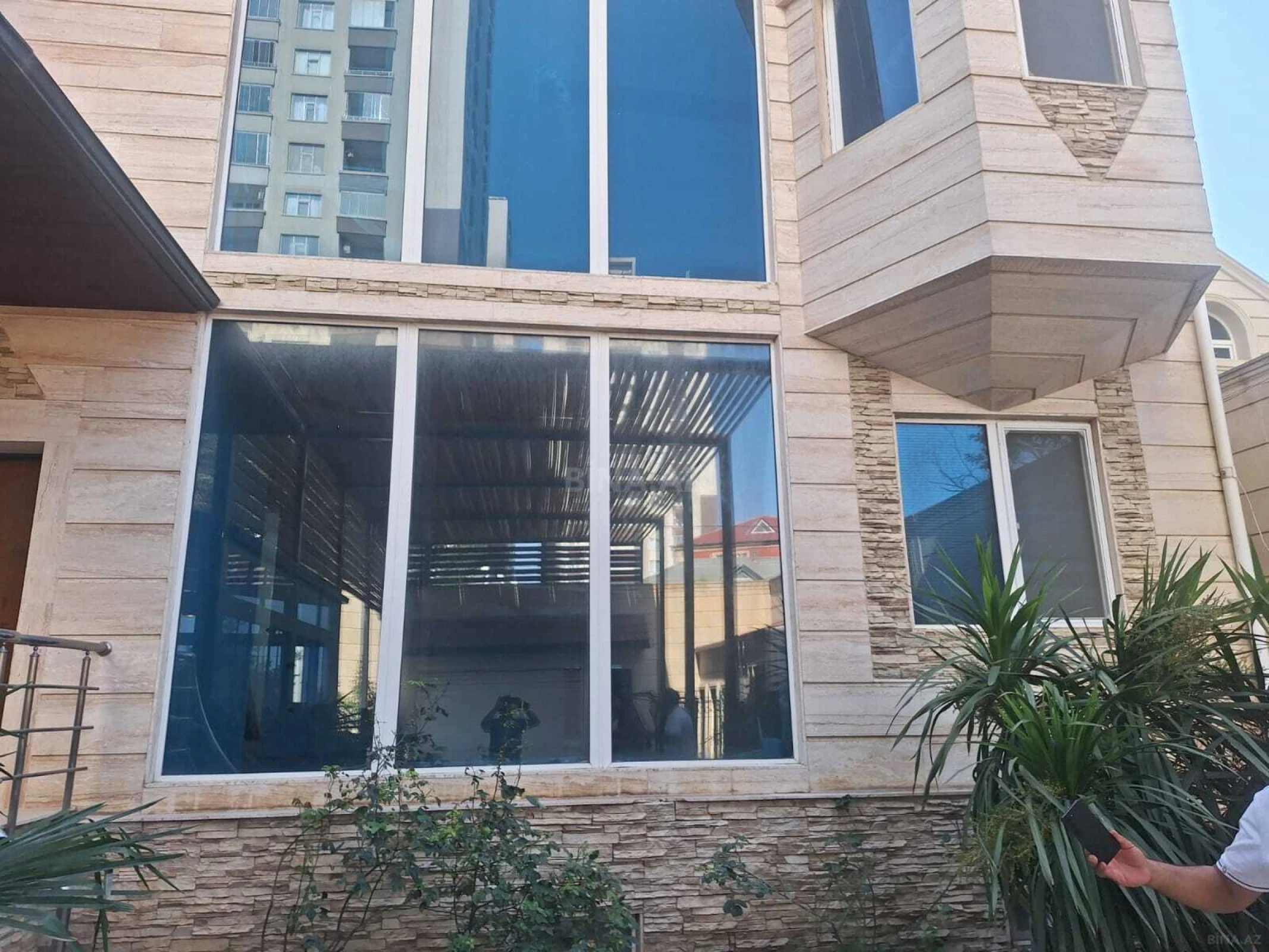 Satılır 6 otaqlı həyət evi 450 m²