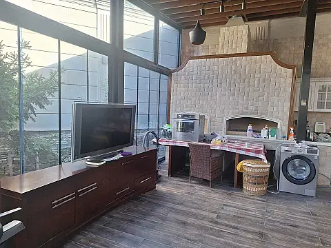Satılır 6 otaqlı həyət evi 450 m²