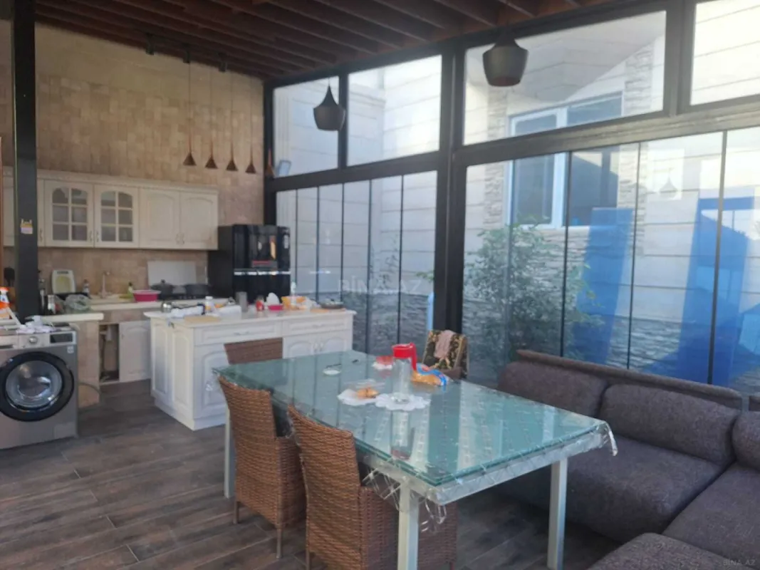 Satılır 6 otaqlı həyət evi 450 m²