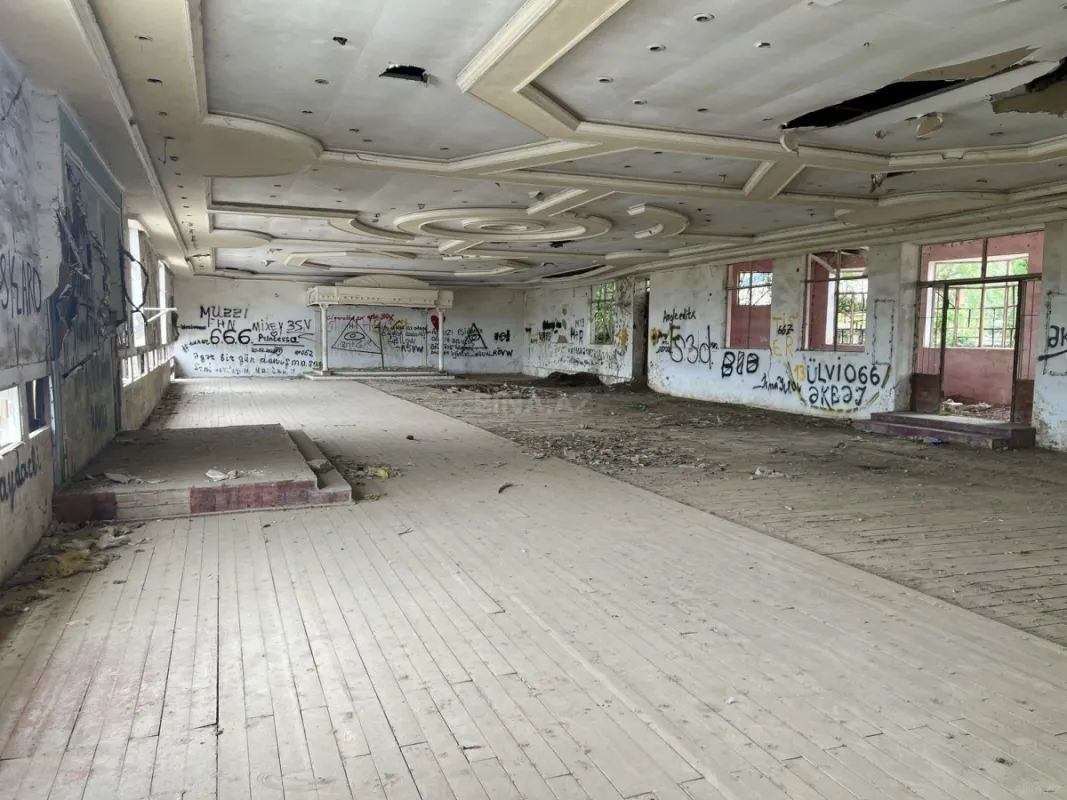 Satılır obyekt 400 m²