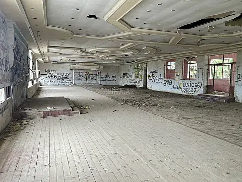 Satılır obyekt 400 m²