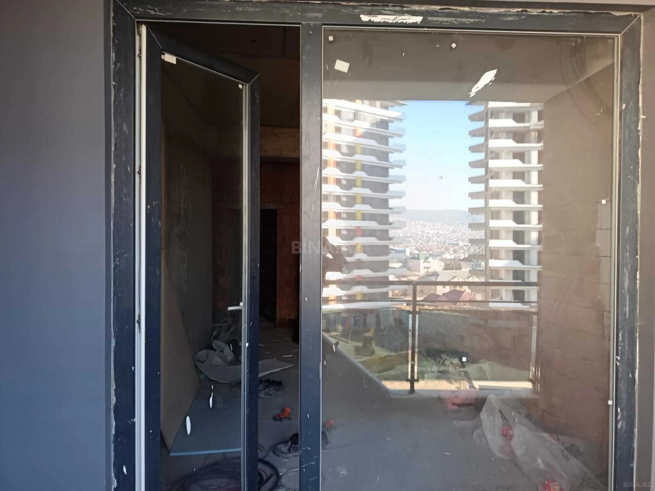 Satılır 2 otaqlı mənzil 124 m²