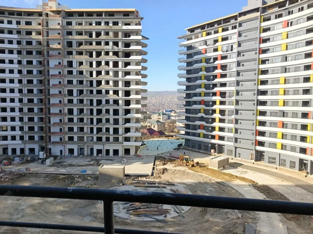 Satılır 2 otaqlı mənzil 124 m²