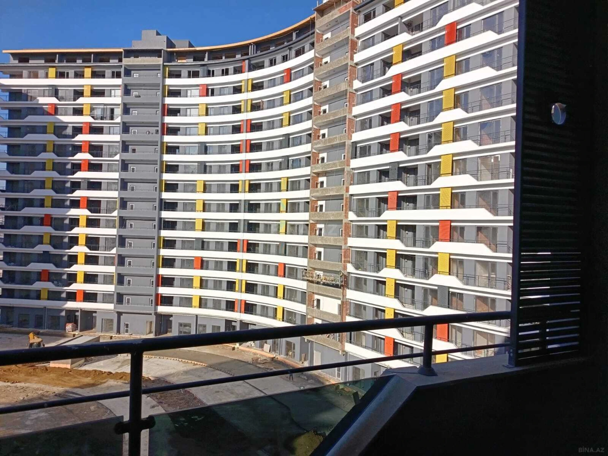 Satılır 2 otaqlı mənzil 124 m²