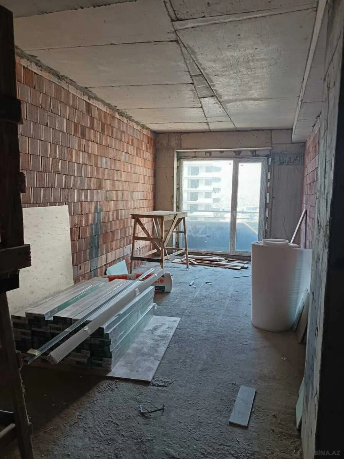 Satılır 2 otaqlı mənzil 124 m²