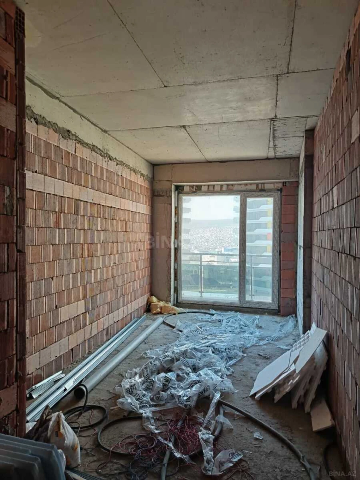 Satılır 2 otaqlı mənzil 124 m²