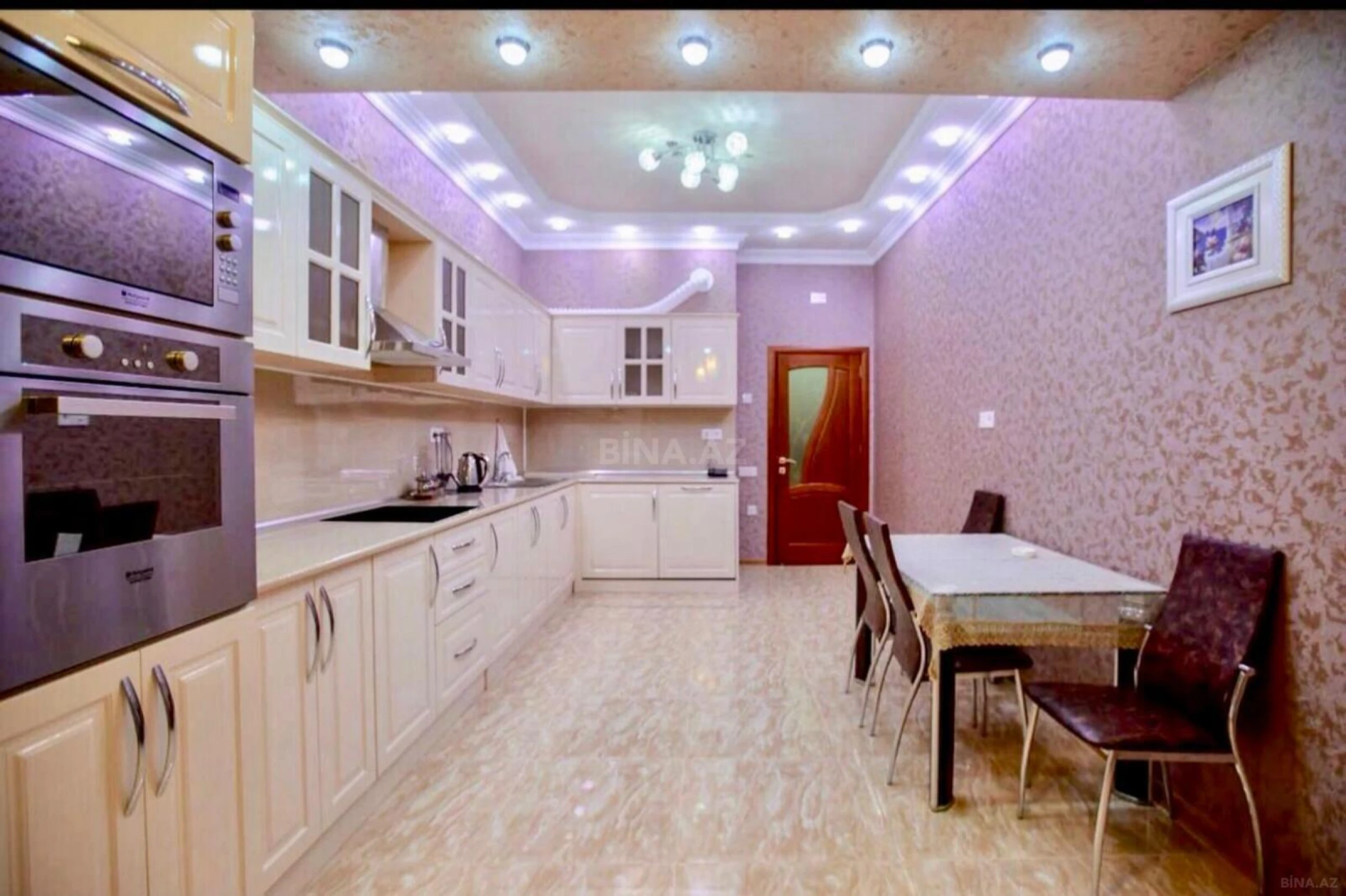 Kirayə verilir 4 otaqlı mənzil 181 m²