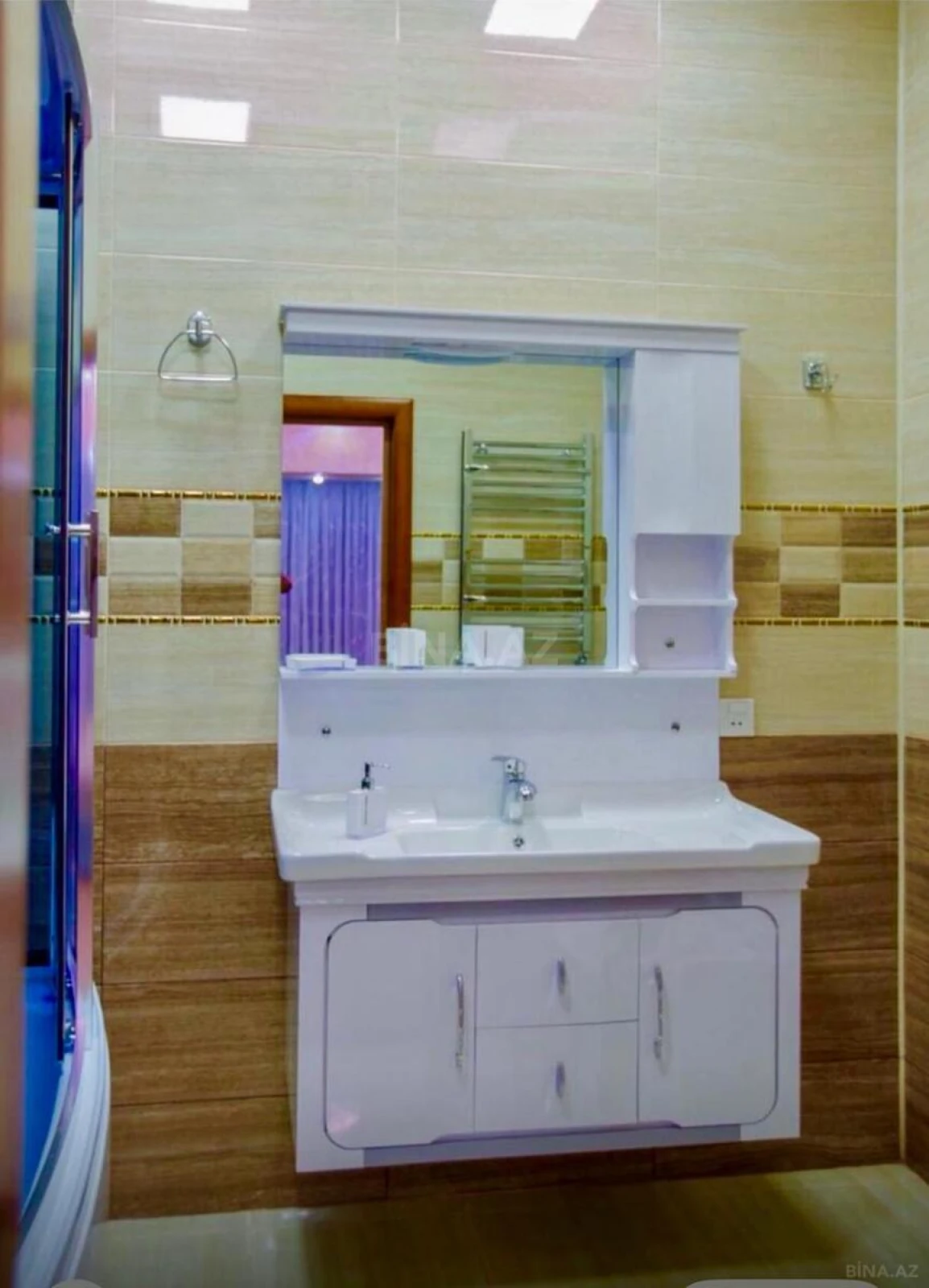 Kirayə verilir 4 otaqlı mənzil 181 m²