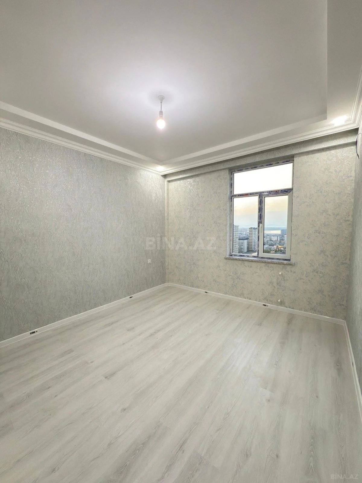Satılır 3 otaqlı mənzil 90 m²