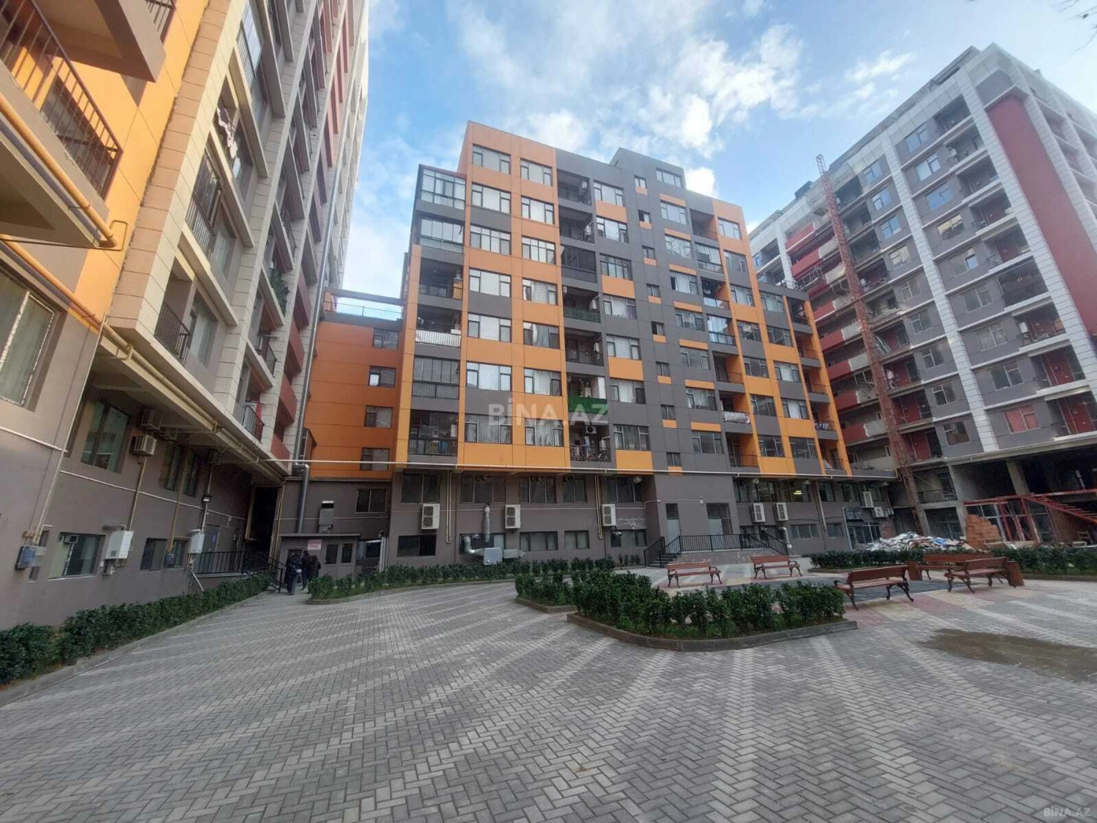 Satılır 2 otaqlı mənzil 65 m²