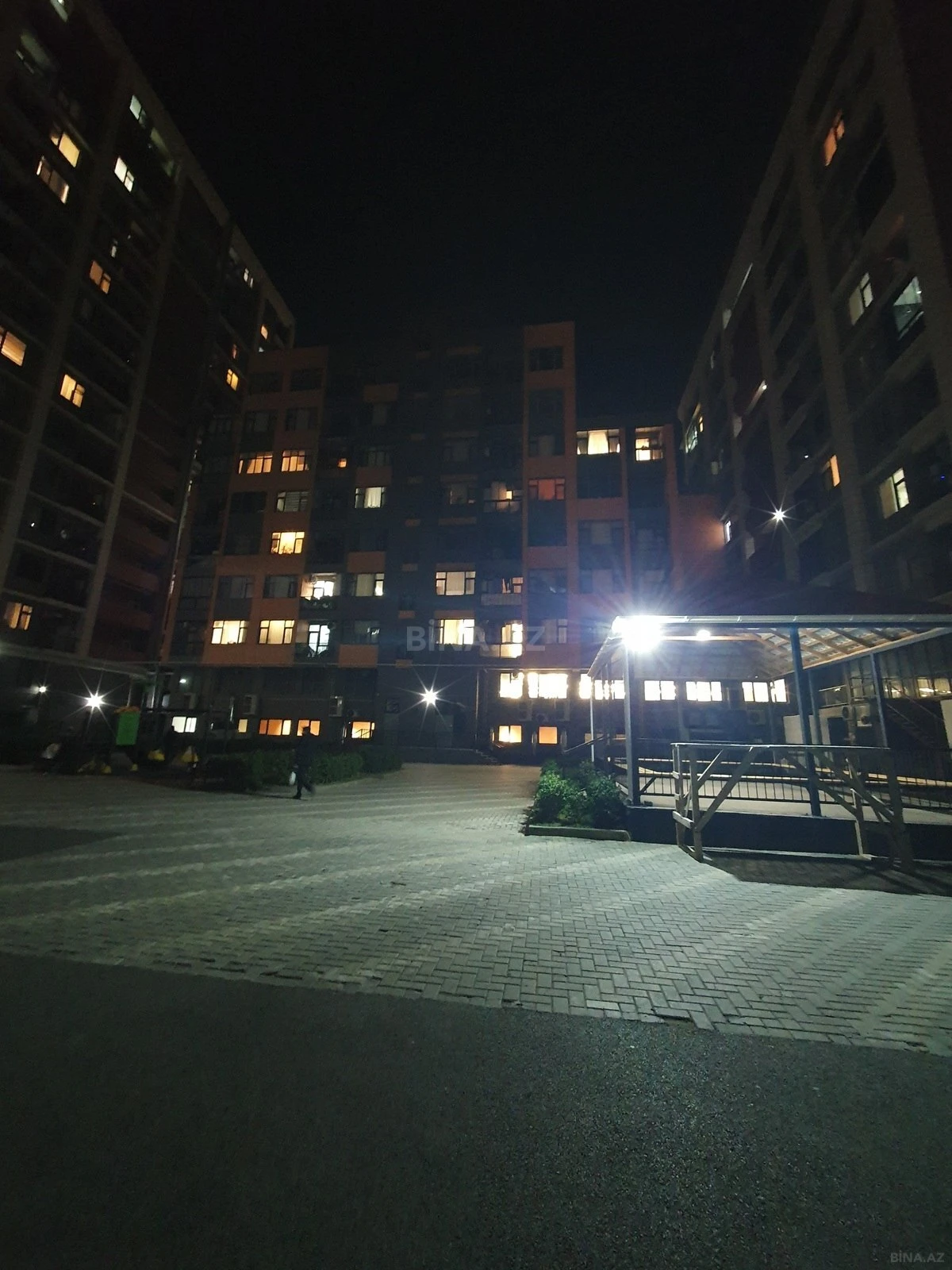 Satılır 2 otaqlı mənzil 65 m²