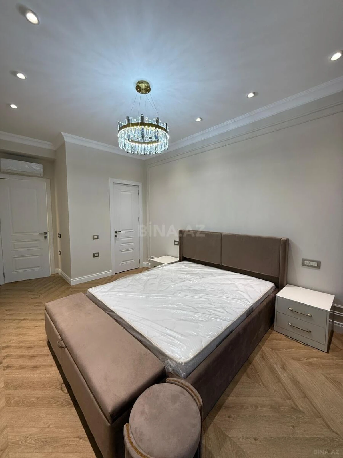 Kirayə verilir 3 otaqlı mənzil 120 m²