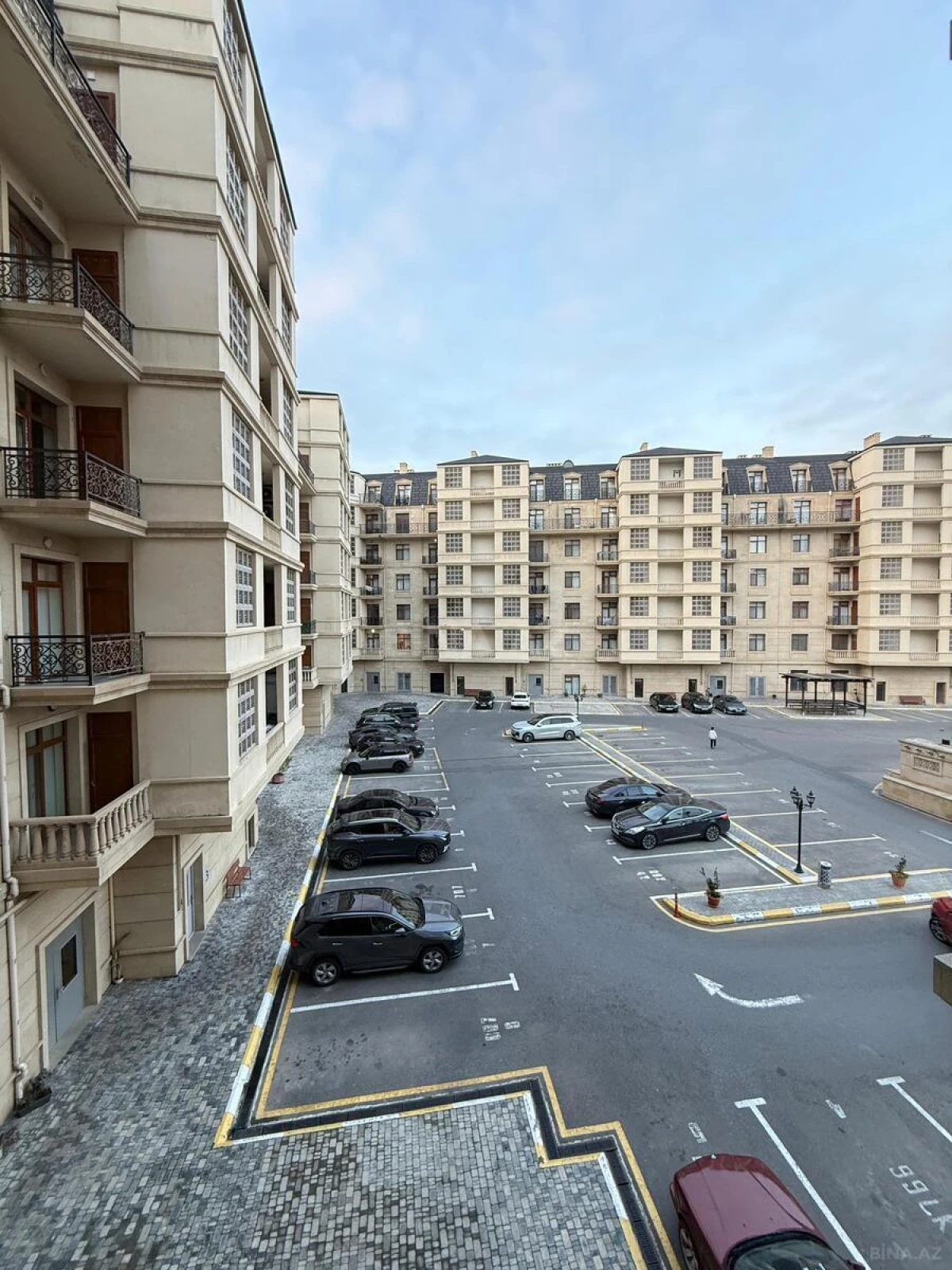 Kirayə verilir 3 otaqlı mənzil 120 m²