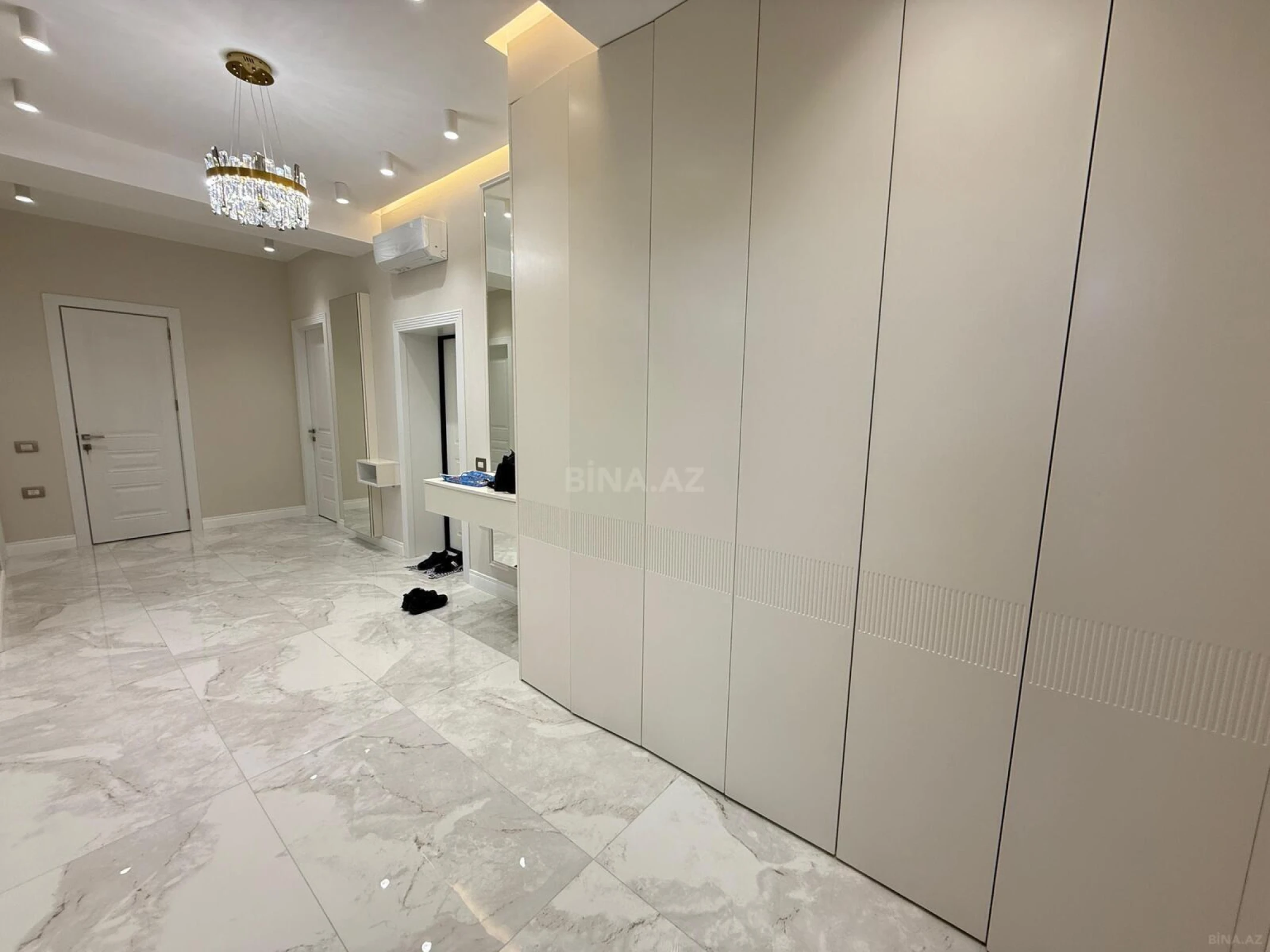 Kirayə verilir 3 otaqlı mənzil 120 m²