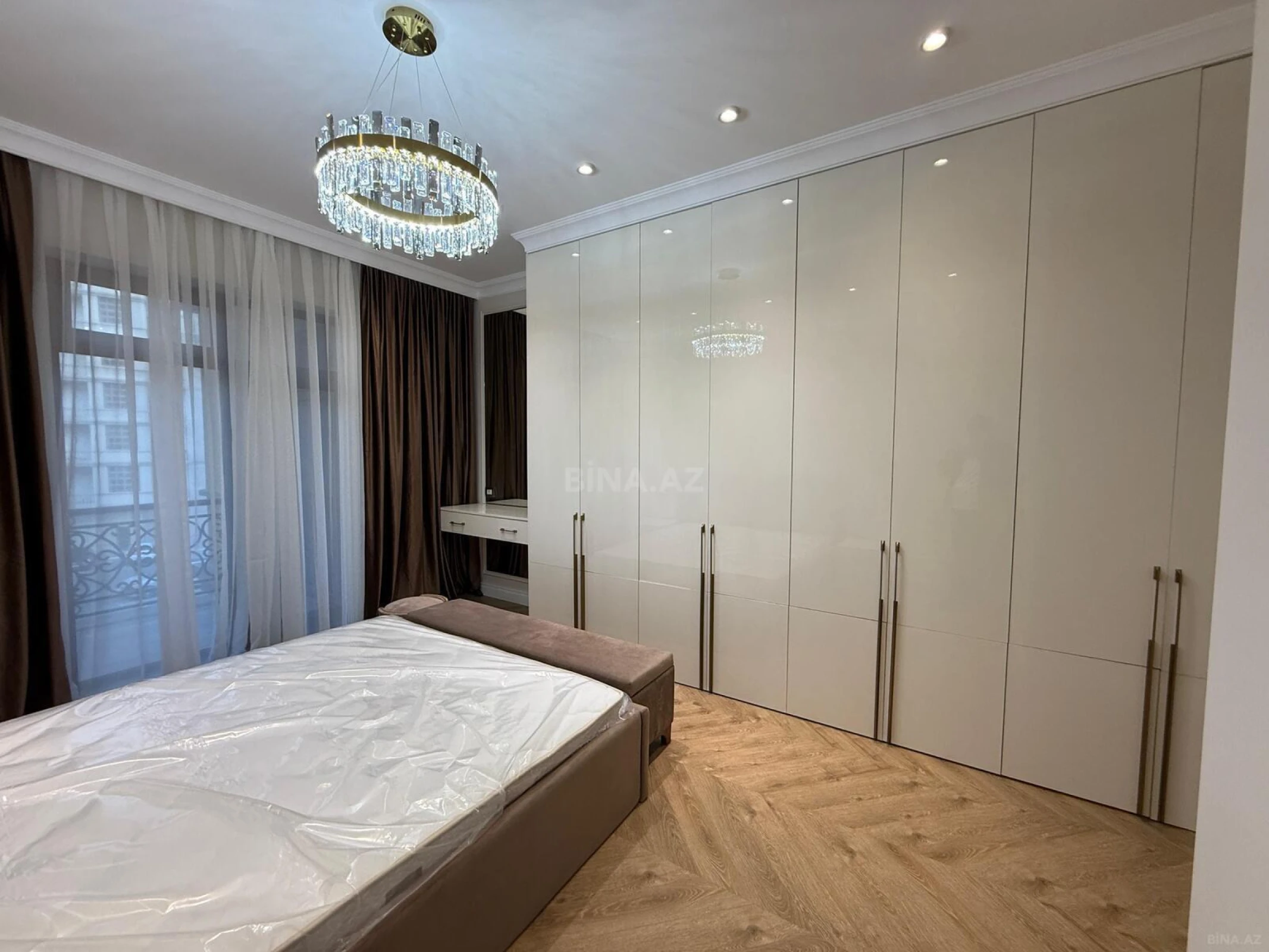 Kirayə verilir 3 otaqlı mənzil 120 m²