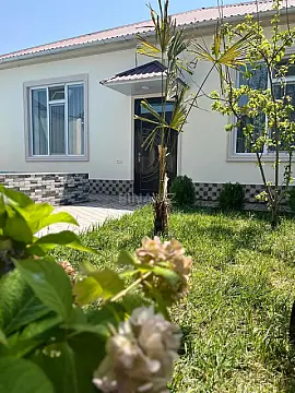 Kirayə verilir 4 otaqlı həyət evi 130 m² — Qəbələ 4 otaq 130.00 m²