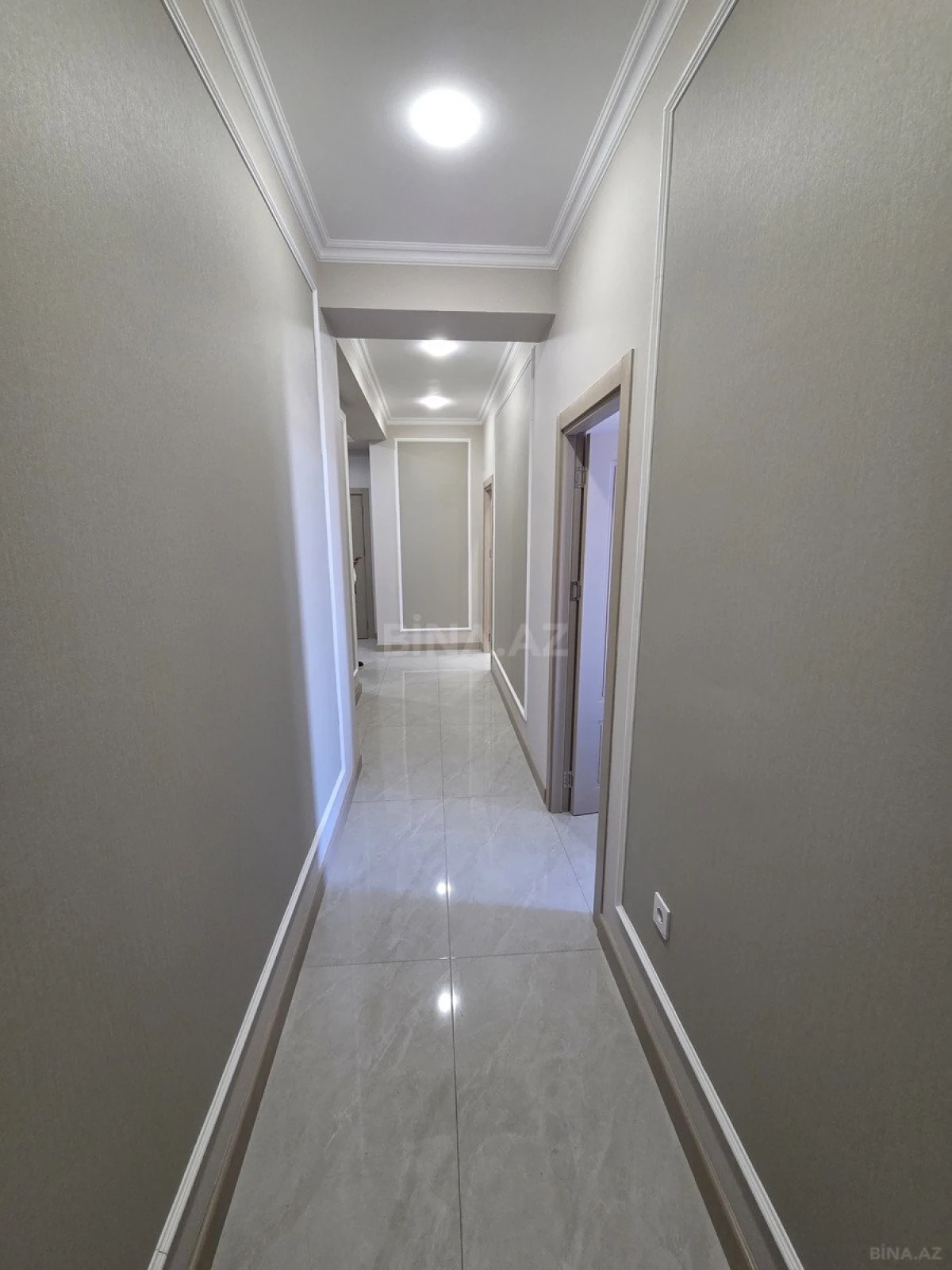 Kirayə verilir 2 otaqlı mənzil 90 m²