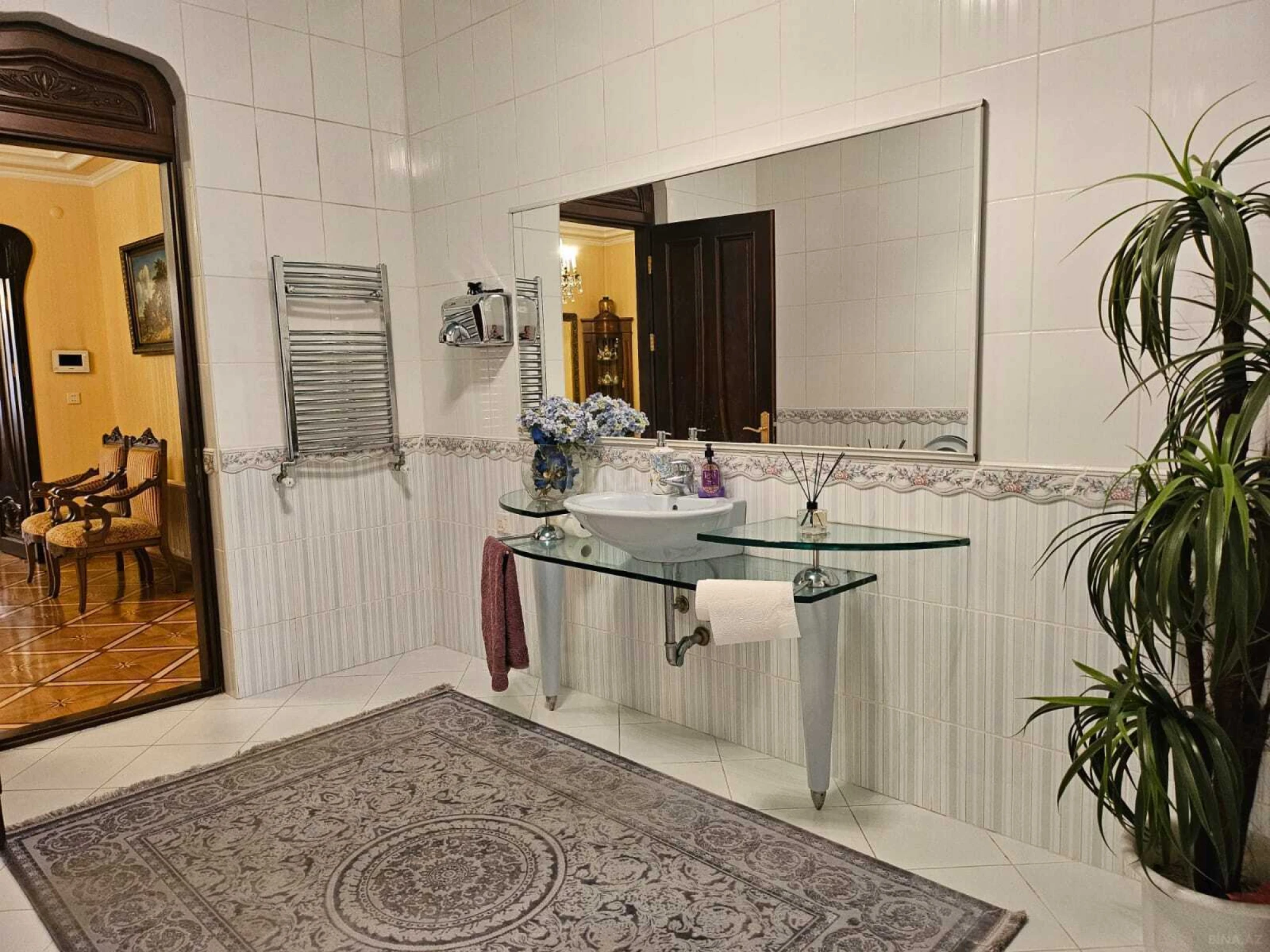 Kirayə verilir 7 otaqlı həyət evi 700 m²