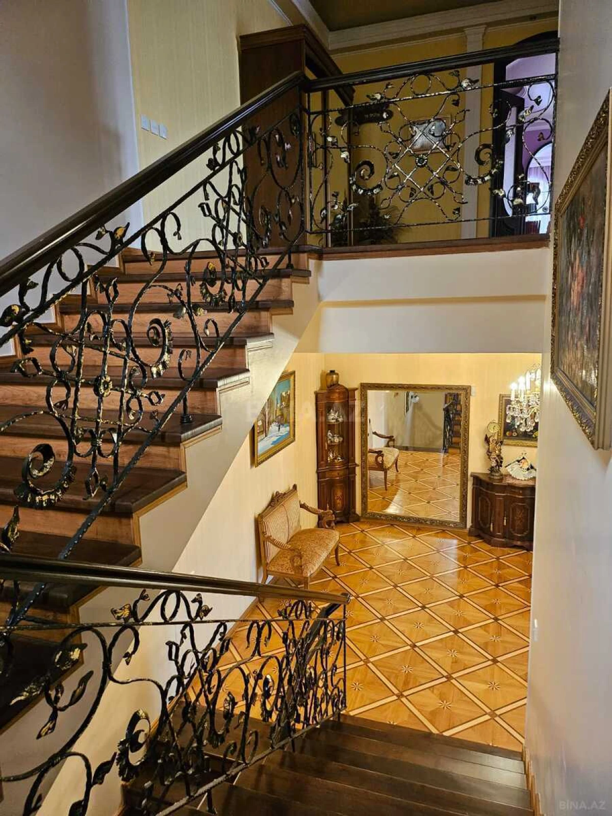 Kirayə verilir 7 otaqlı həyət evi 700 m²