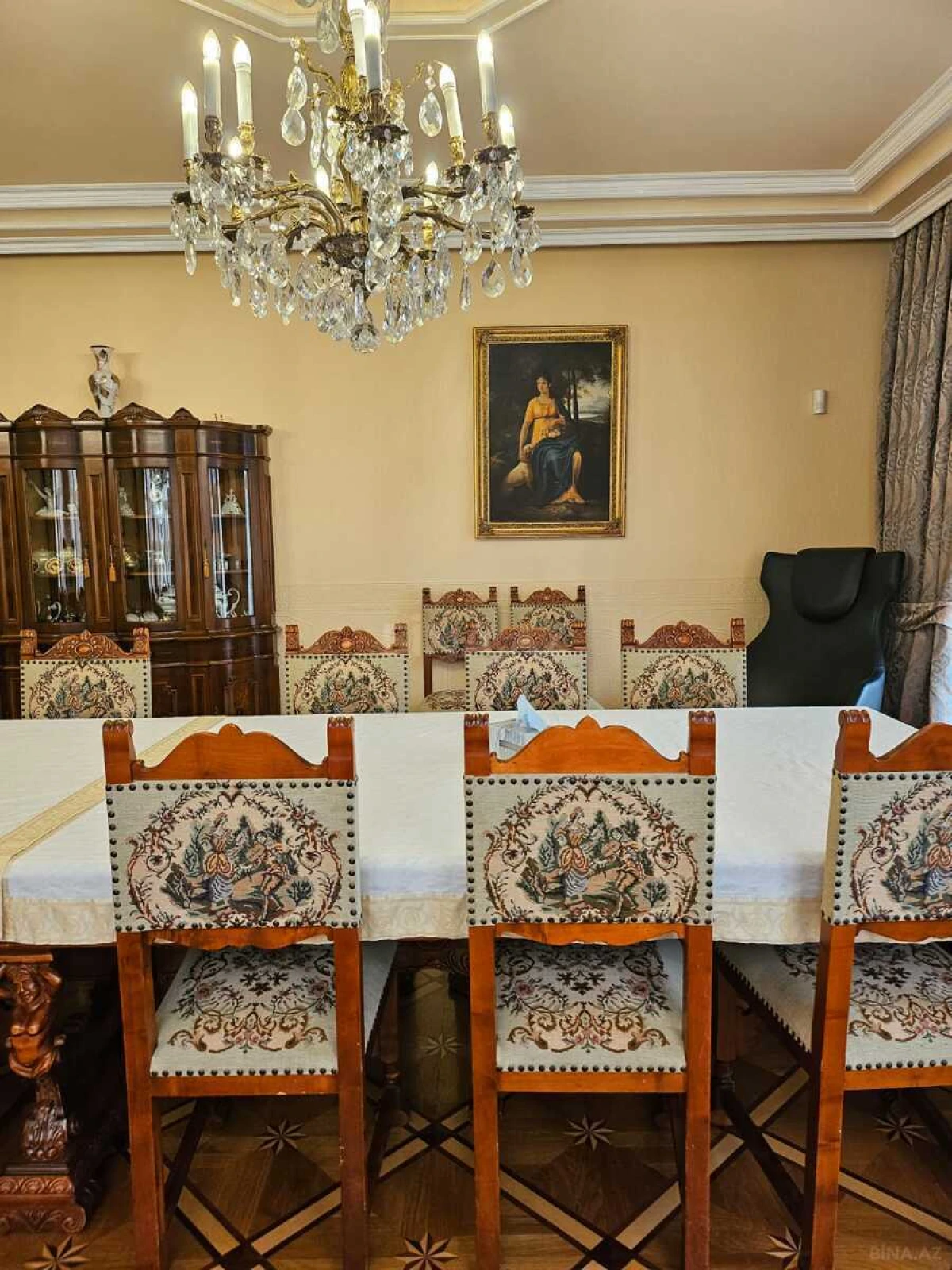 Kirayə verilir 7 otaqlı həyət evi 700 m²