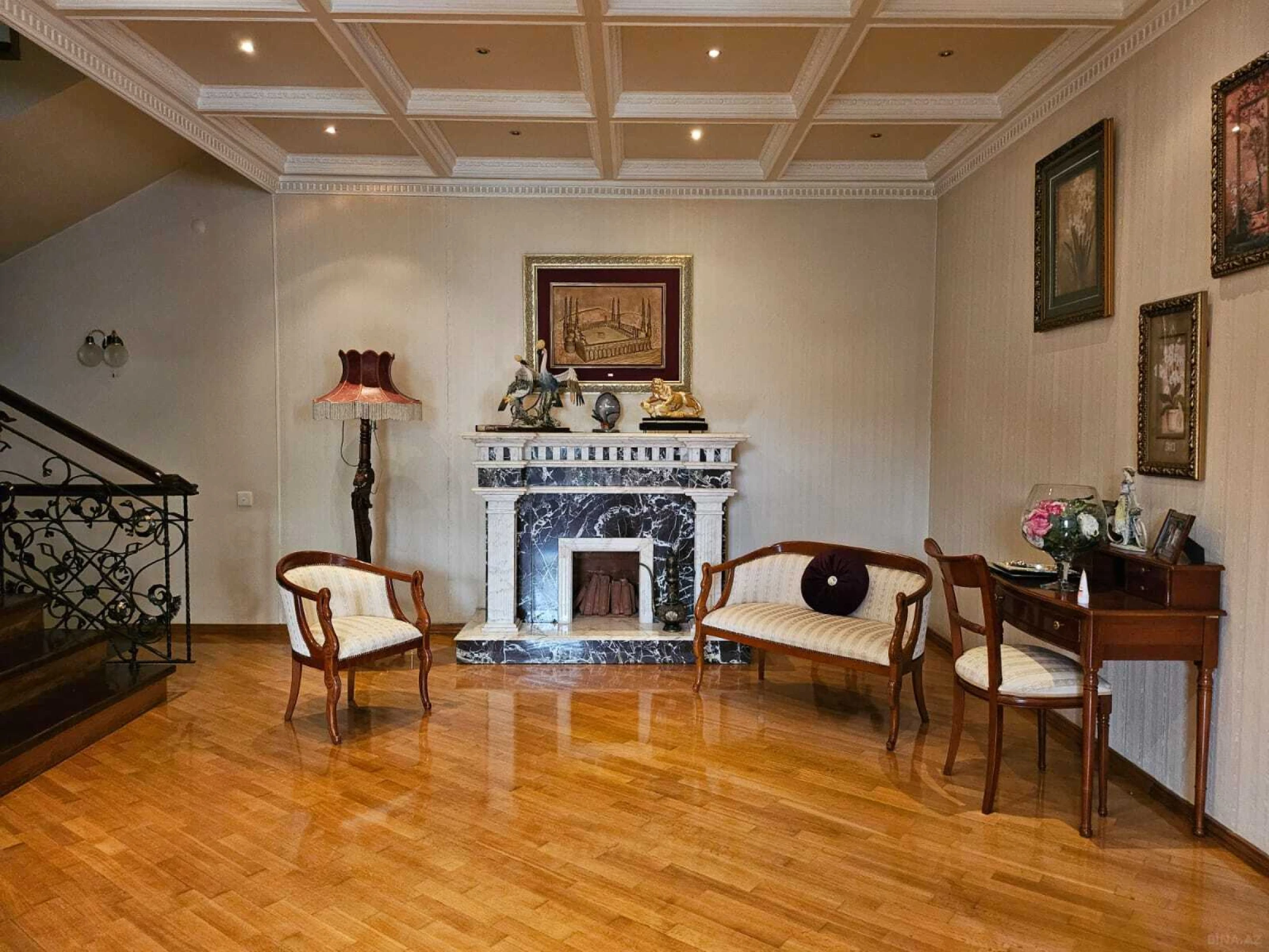 Kirayə verilir 7 otaqlı həyət evi 700 m²