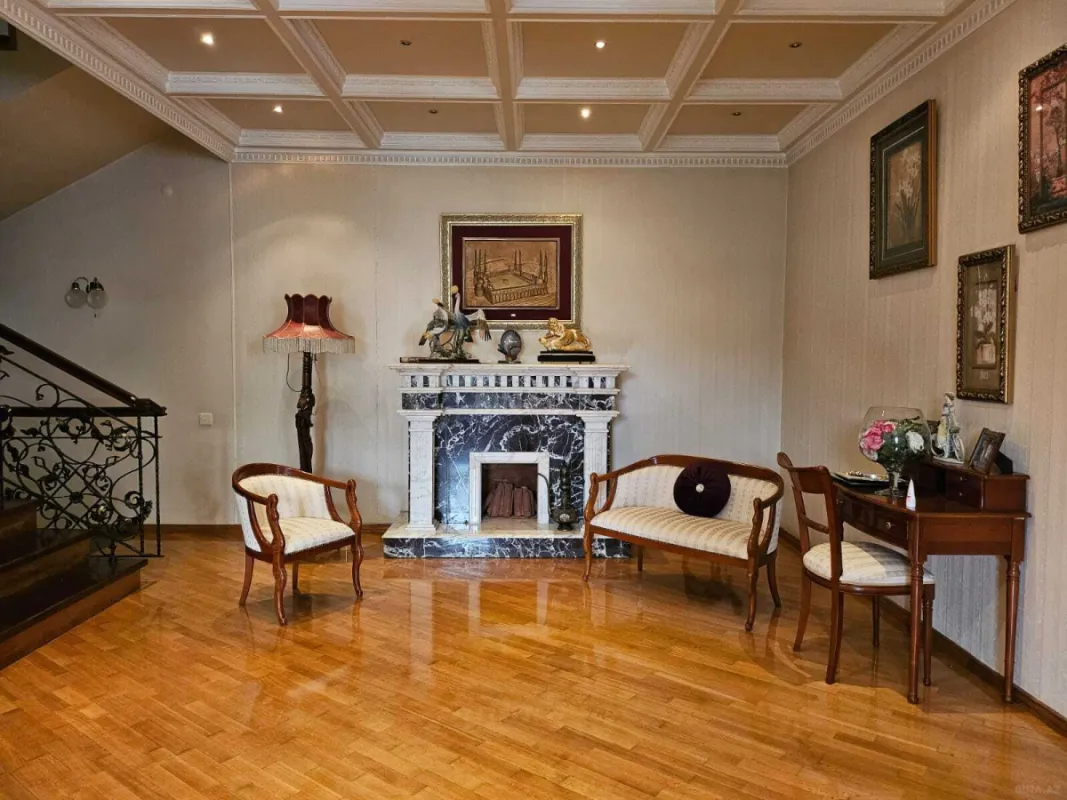 Kirayə verilir 7 otaqlı həyət evi 700 m²