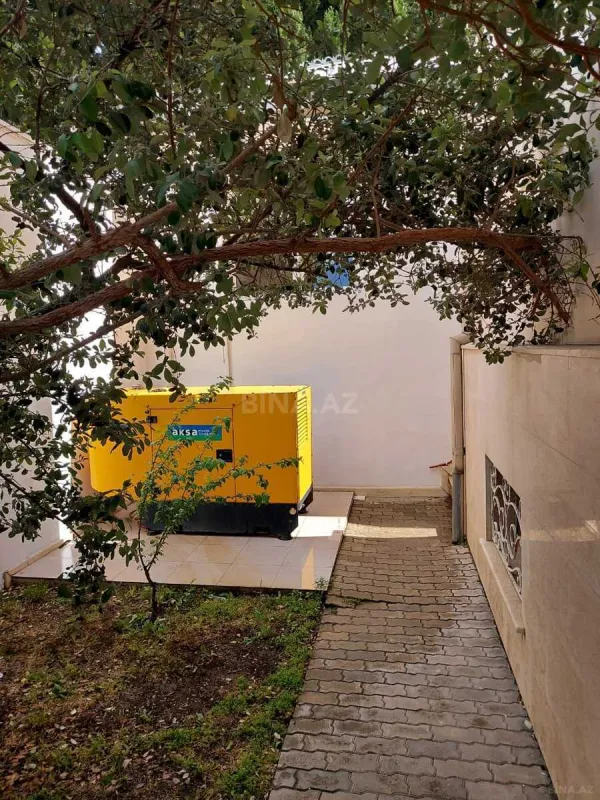 Kirayə verilir 7 otaqlı həyət evi 700 m²