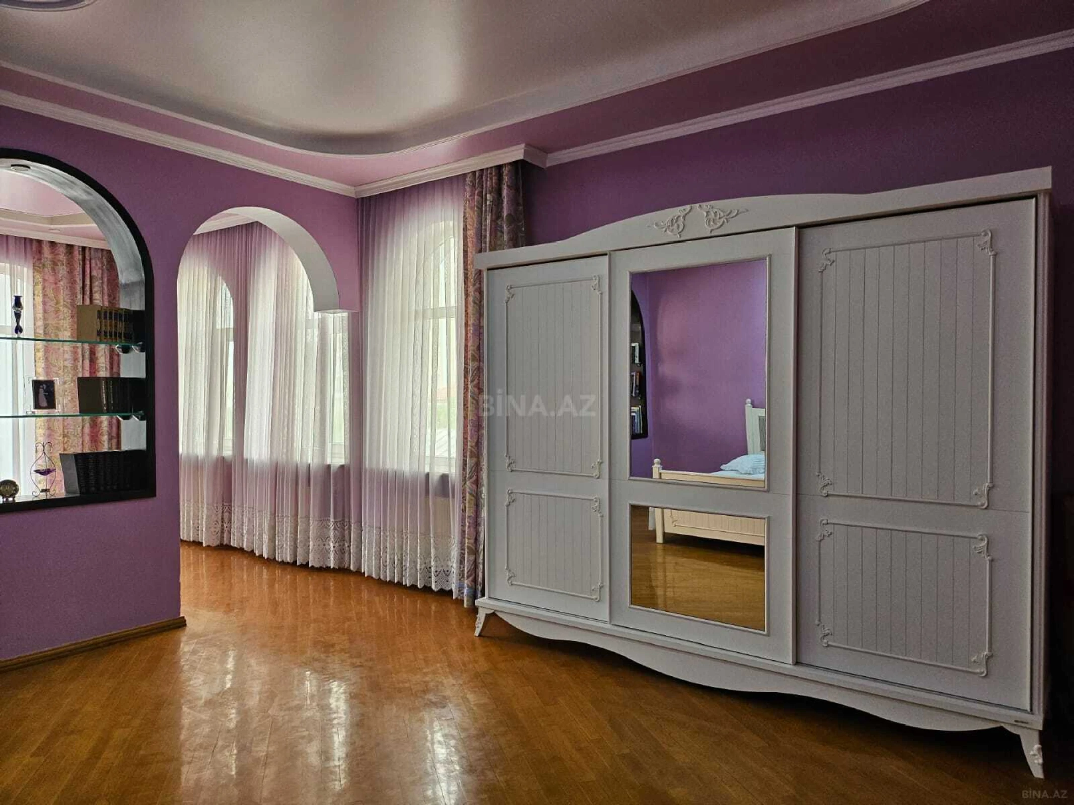 Kirayə verilir 7 otaqlı həyət evi 700 m²