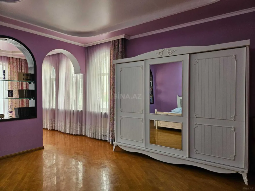 Kirayə verilir 7 otaqlı həyət evi 700 m²