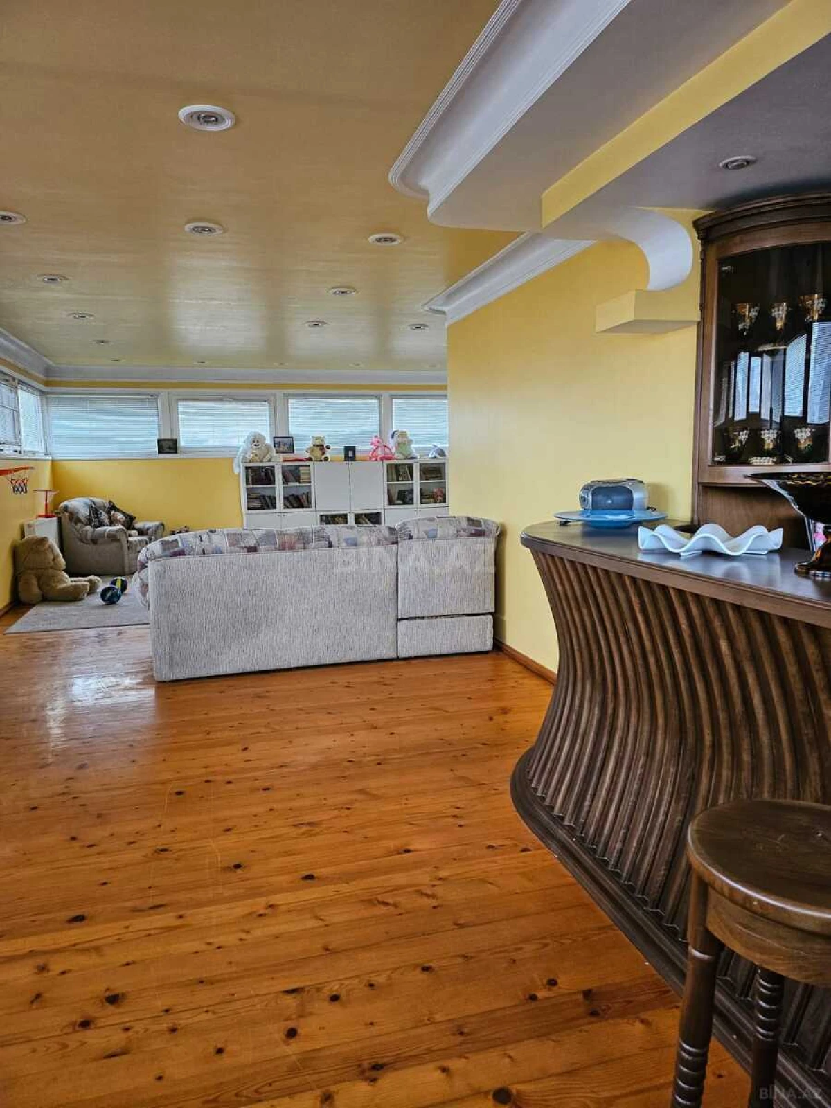 Kirayə verilir 7 otaqlı həyət evi 700 m²