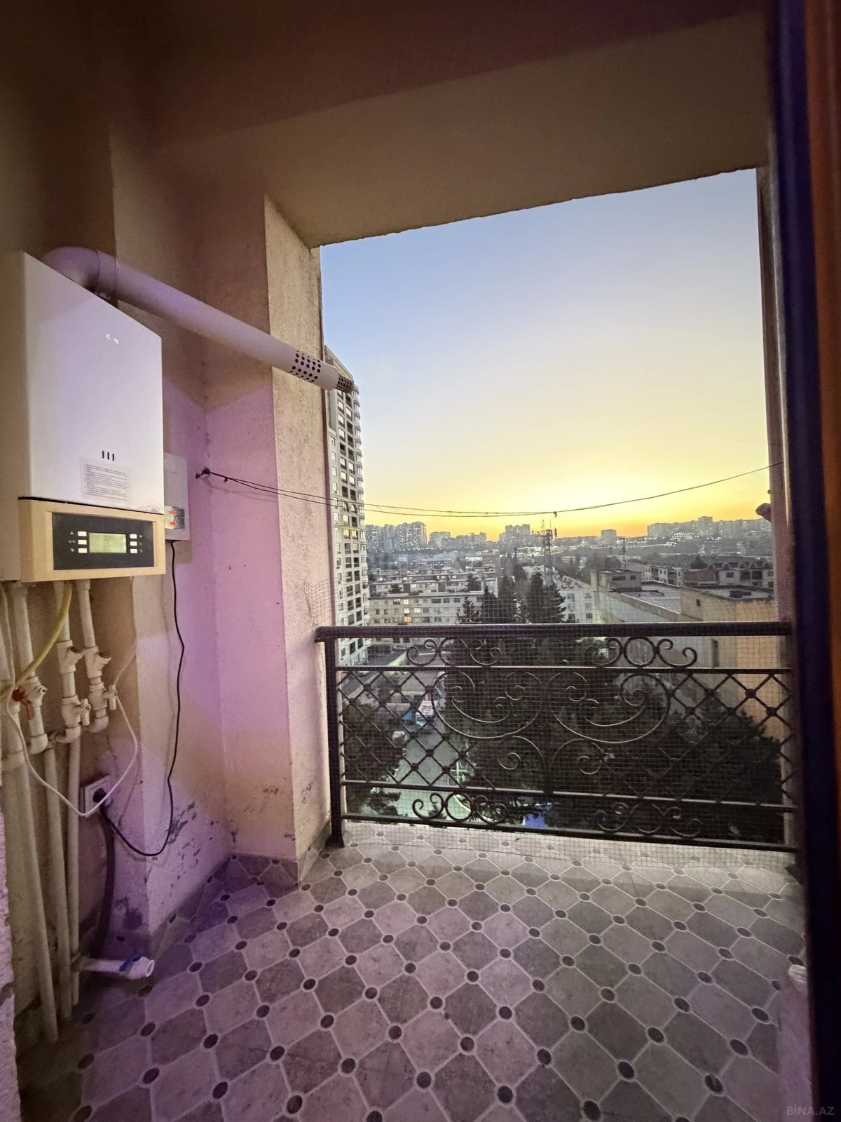 Satılır 2 otaqlı mənzil 52 m²