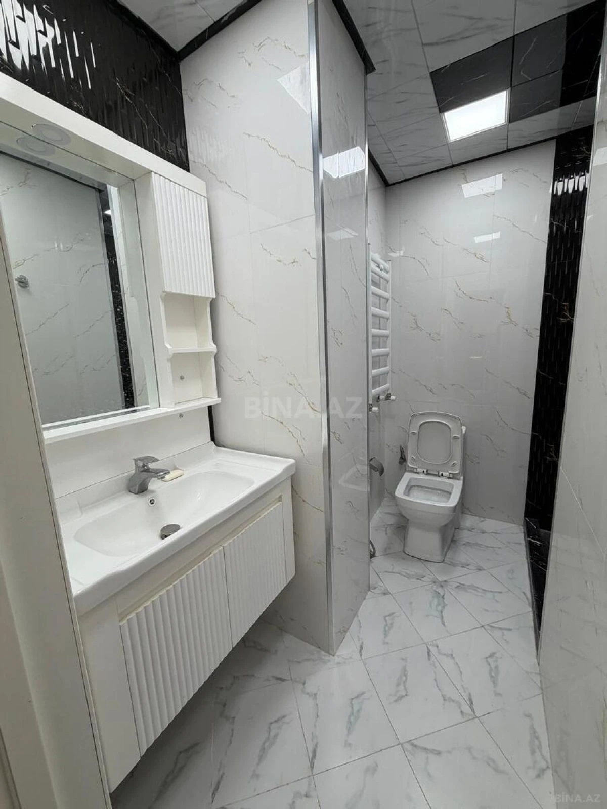 Satılır 3 otaqlı mənzil 74.4 m²