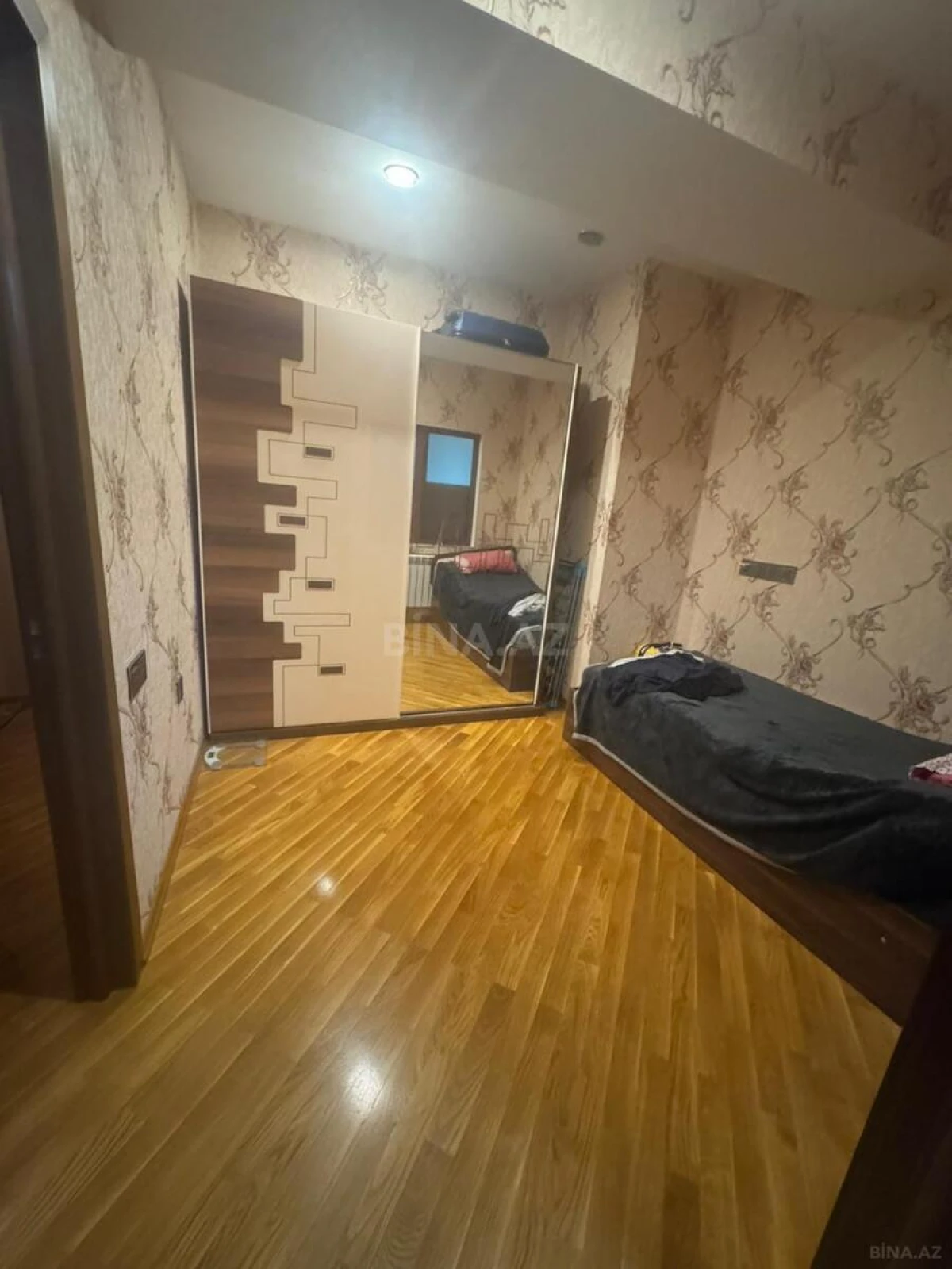 Satılır 3 otaqlı mənzil 92 m²
