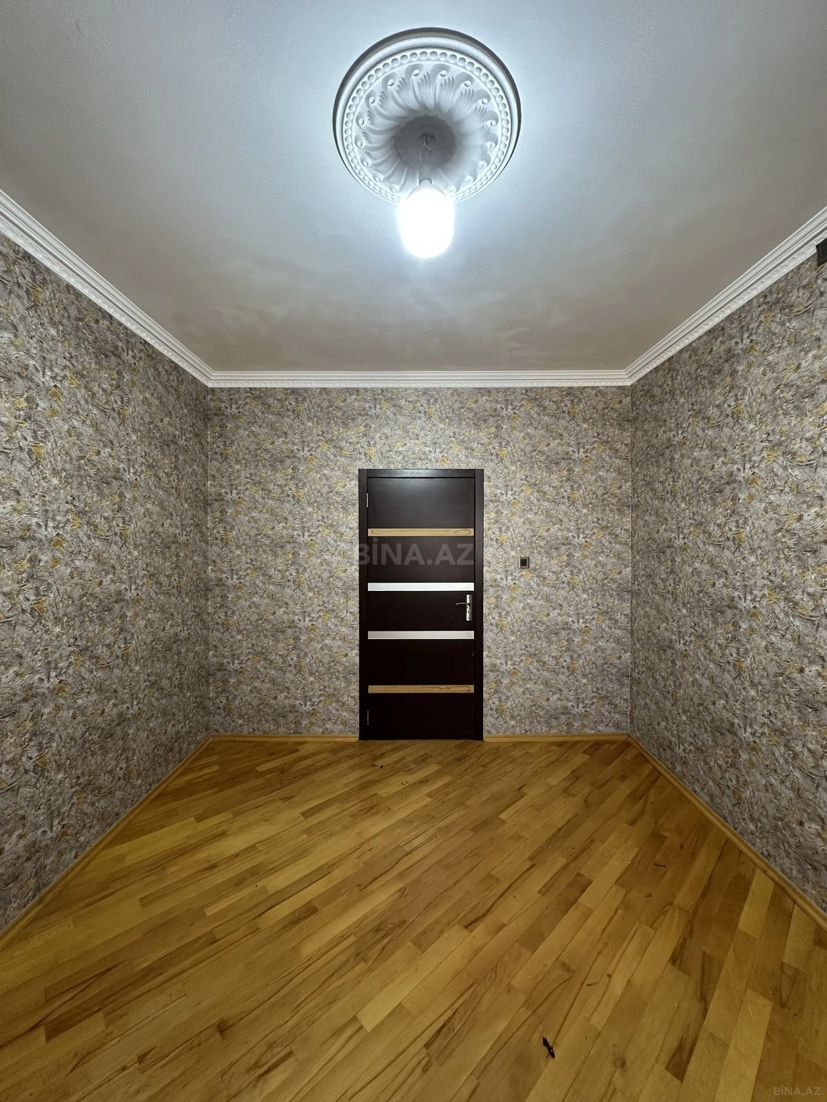 Satılır 2 otaqlı mənzil 68 m²