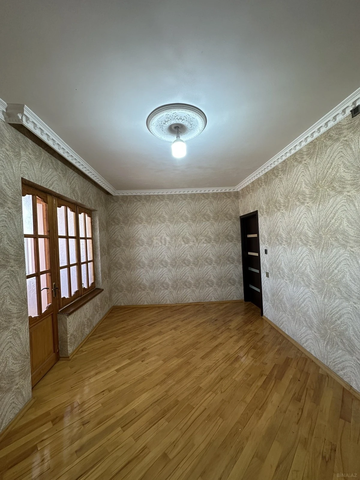 Satılır 2 otaqlı mənzil 68 m²