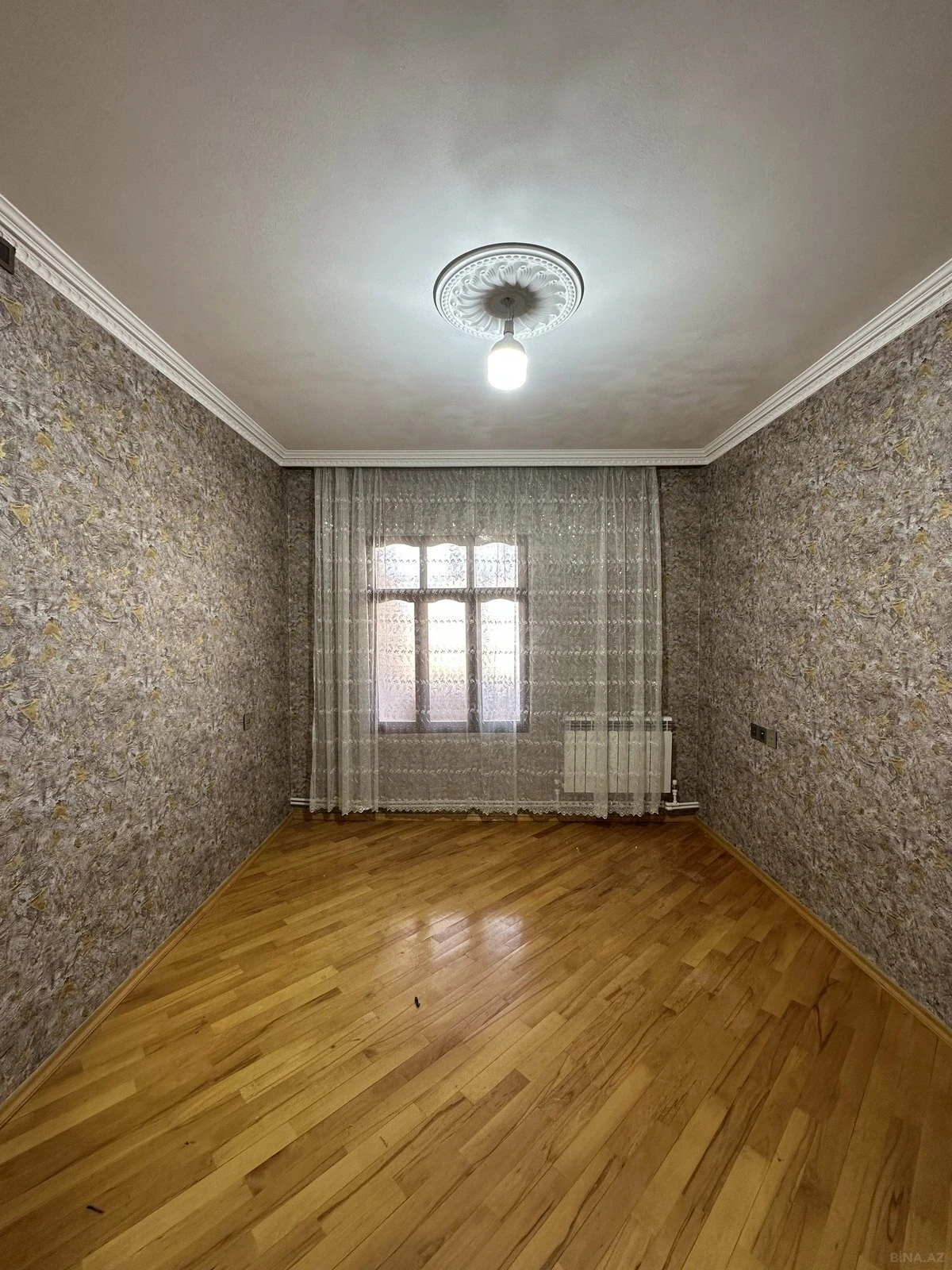 Satılır 2 otaqlı mənzil 68 m²