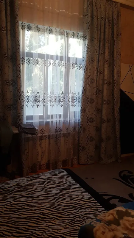 Satılır 4 otaqlı həyət evi 130 m²