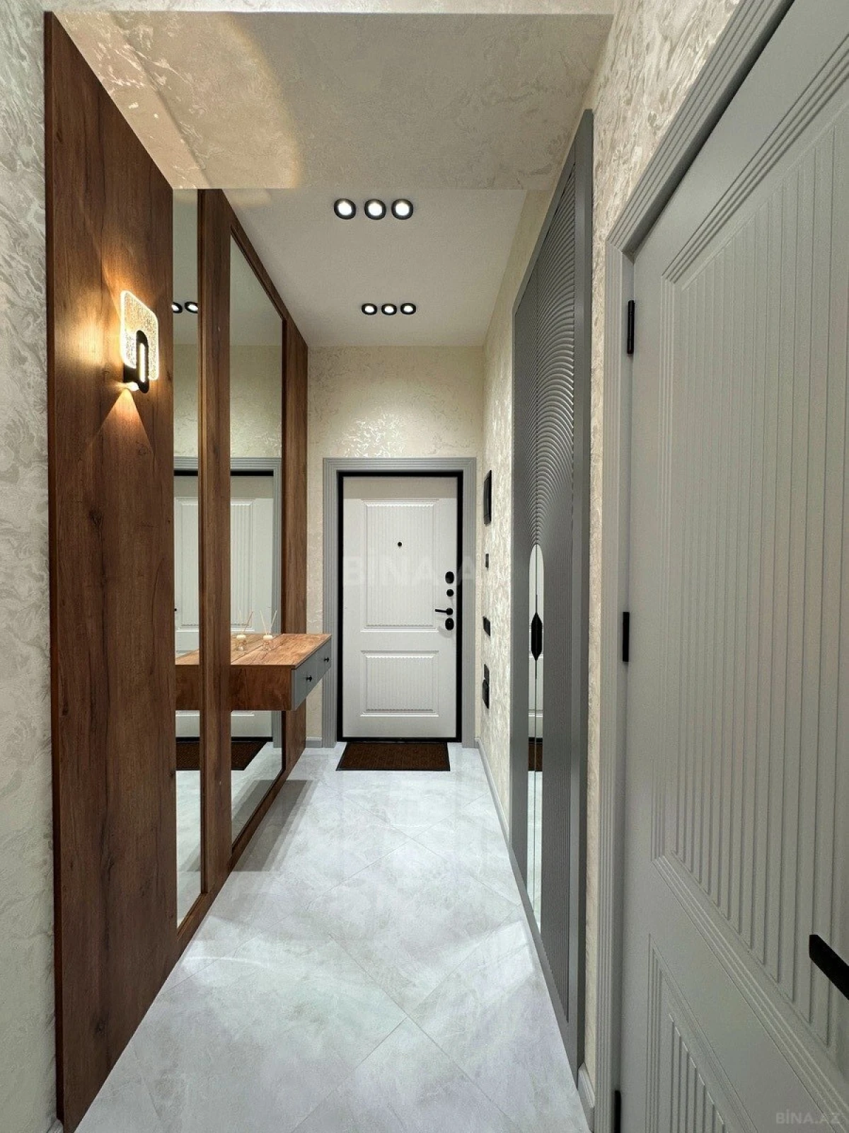 Satılır 2 otaqlı mənzil 84 m²