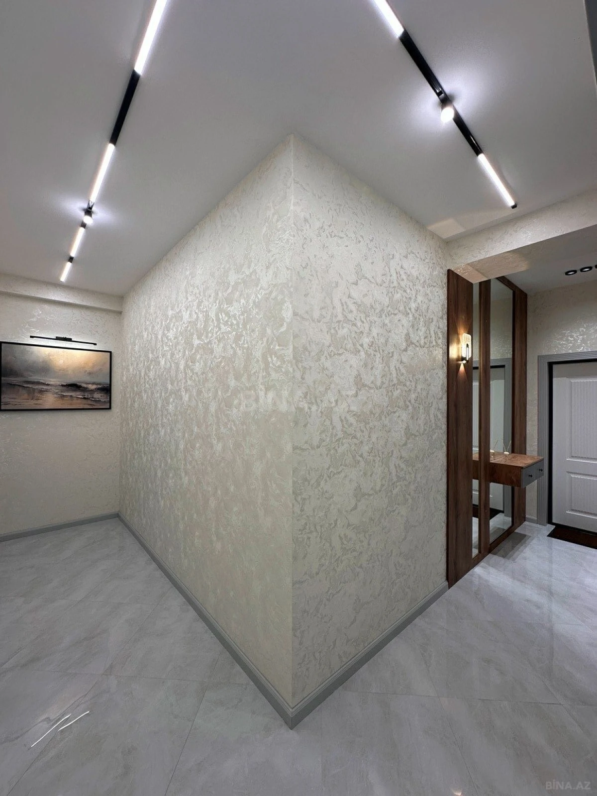 Satılır 2 otaqlı mənzil 84 m²