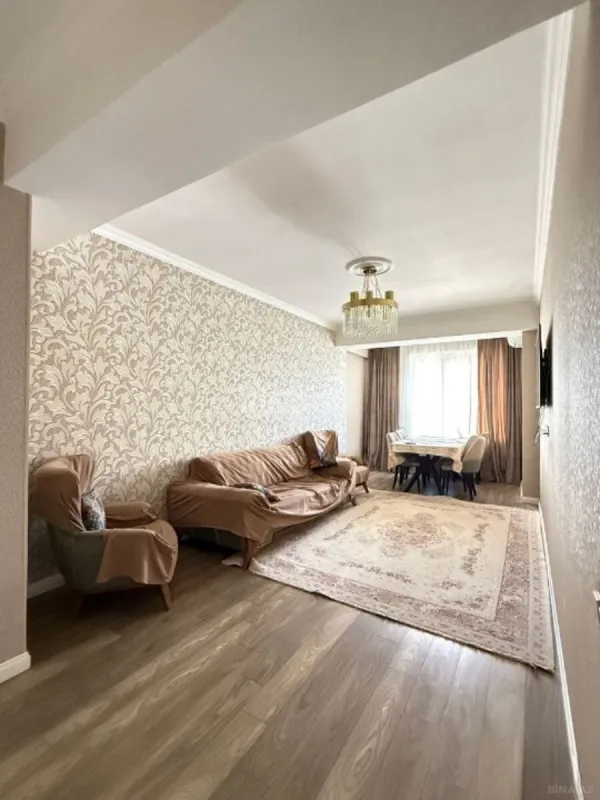 Satılır 4 otaqlı mənzil 165 m²