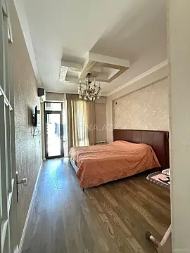 Satılır 4 otaqlı mənzil 165 m²