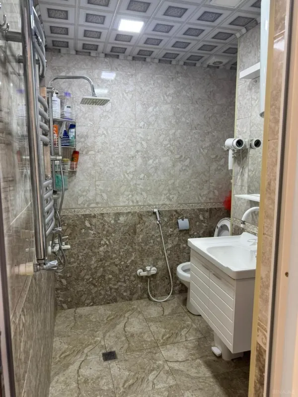 Satılır 2 otaqlı mənzil 78 m²