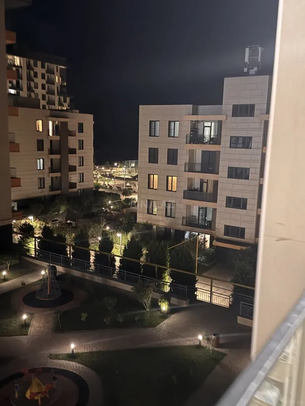 Kirayə verilir 3 otaqlı mənzil 93 m²