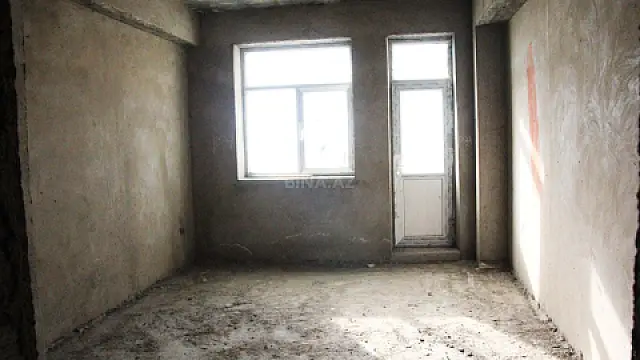 Satılır 3 otaqlı mənzil 132 m²