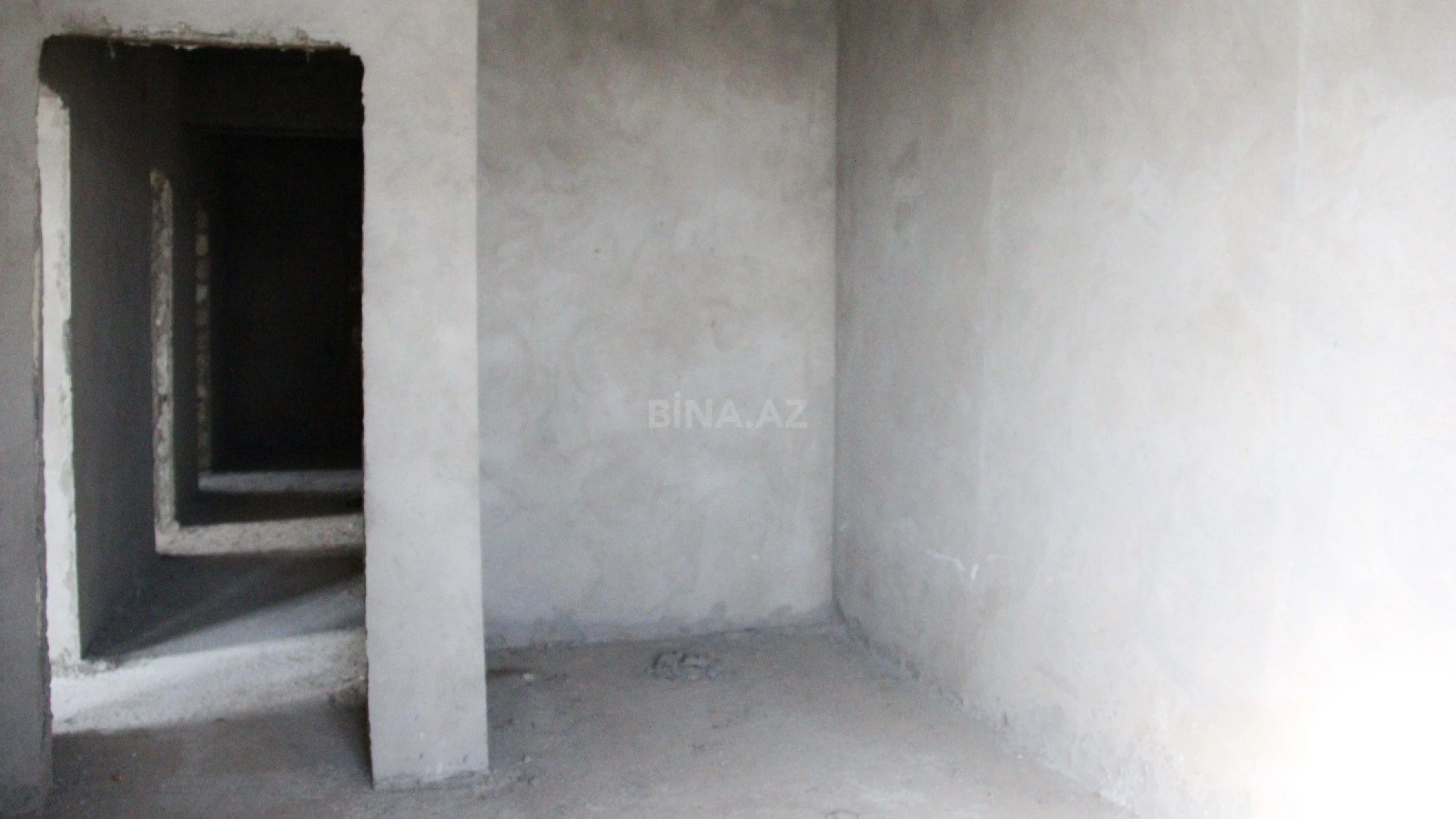Satılır 3 otaqlı mənzil 132 m²